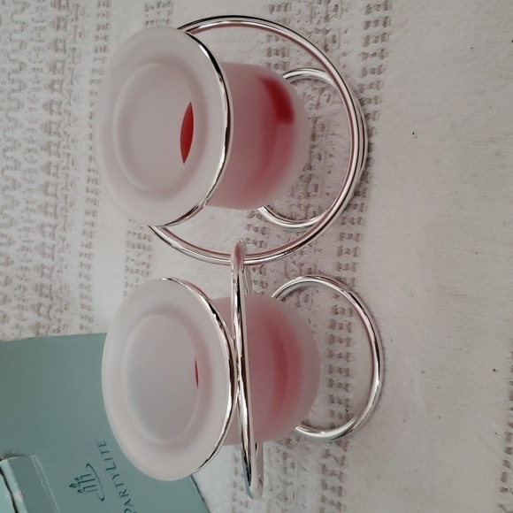 Partylite candle holder tea light candles, frosted glass, looped silver design. - Picture 3 of 4